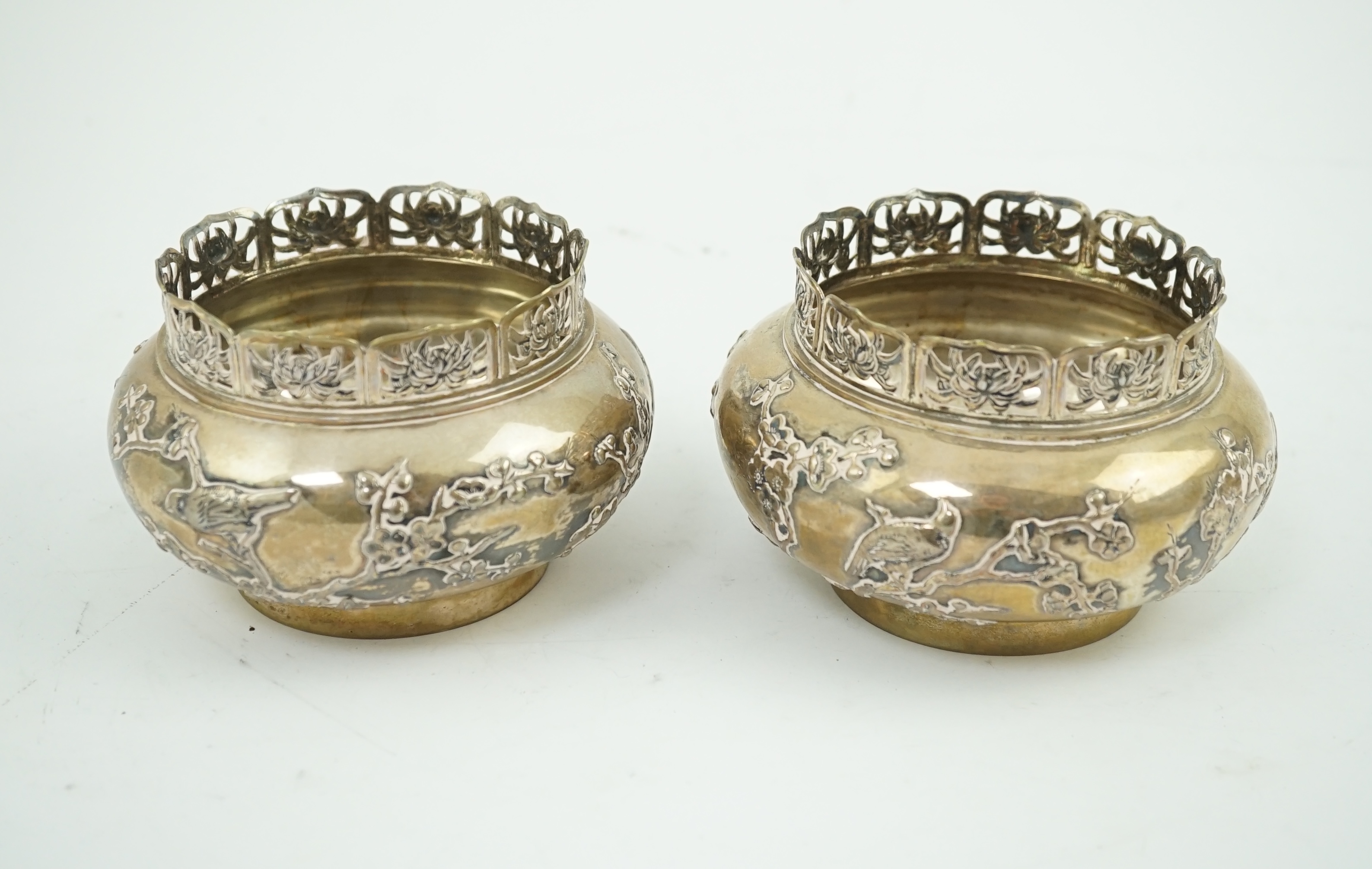 A pair of late 19th/early 20th century Chinese Export silver baluster bowls, by Zee Wo, Shanghai